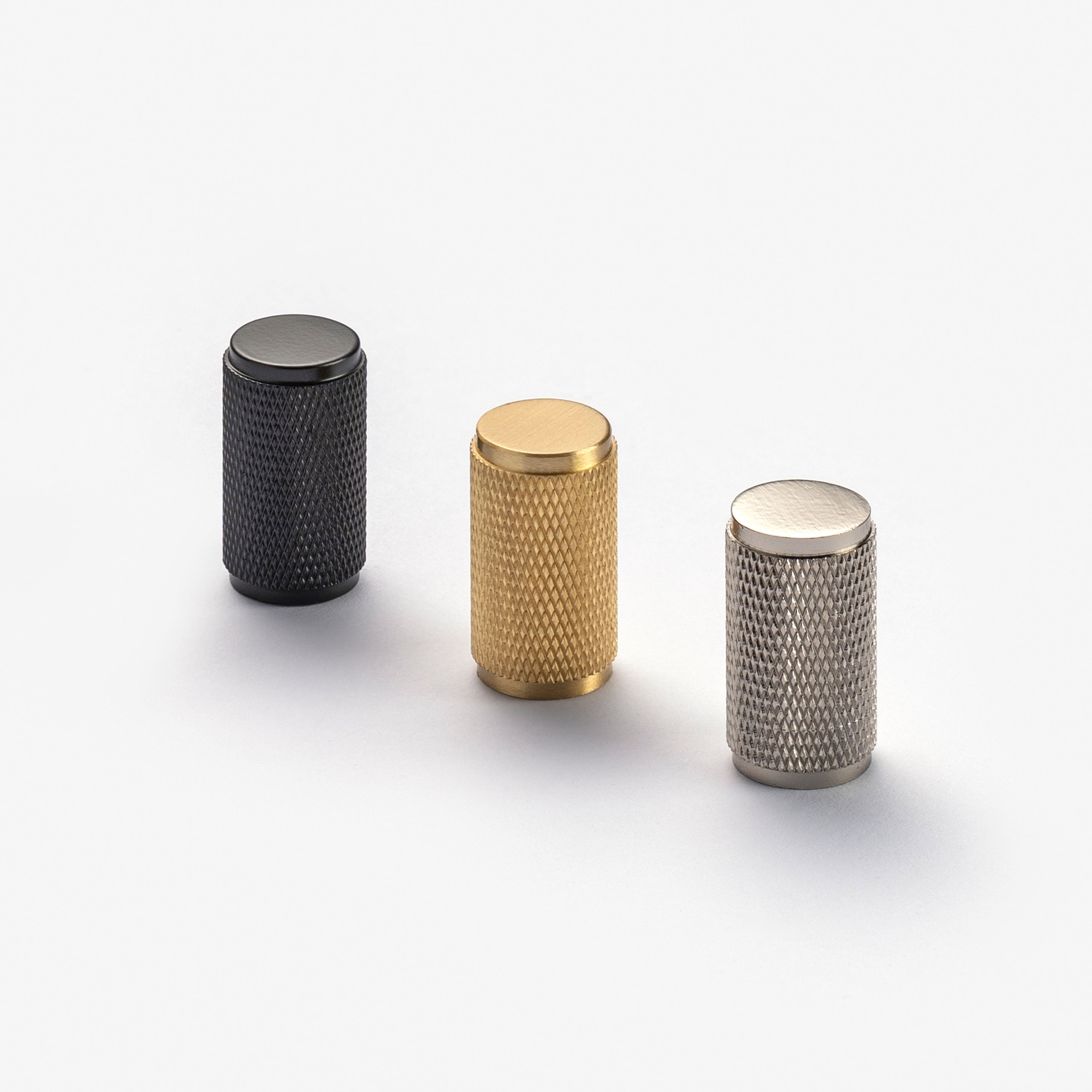The Stereo – Knopp, Mässing, Lättrad - Freya Home